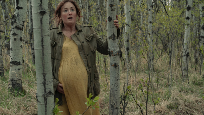 Эшли Джонсон в роли мамы Элли на новых кадрах The Last of Us от HBO