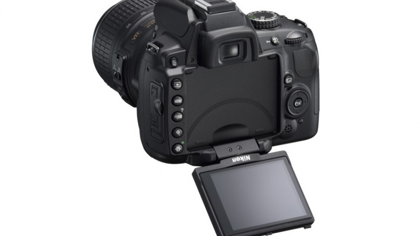 Новая недорогая зеркалка Nikon